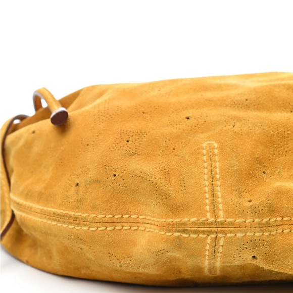 Louis Vuitton suede mahina onatah PM in maize - Picture 5 of 10
